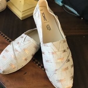 TOMS Dragonfly